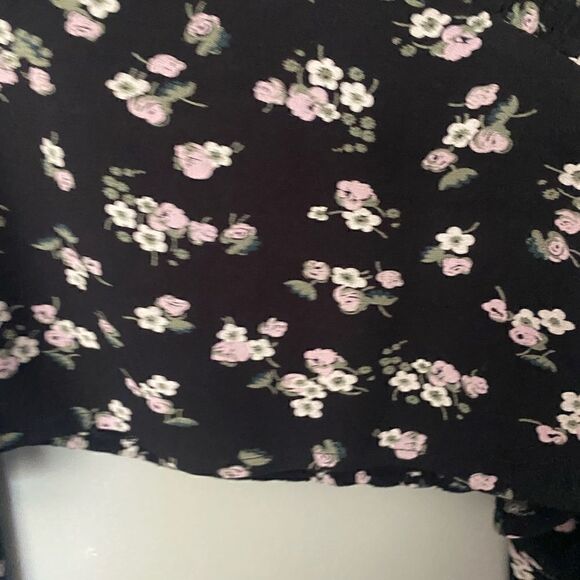 NWOT BP. Floral Cropped Blouse Top Black 2X - Picture 2 of 7